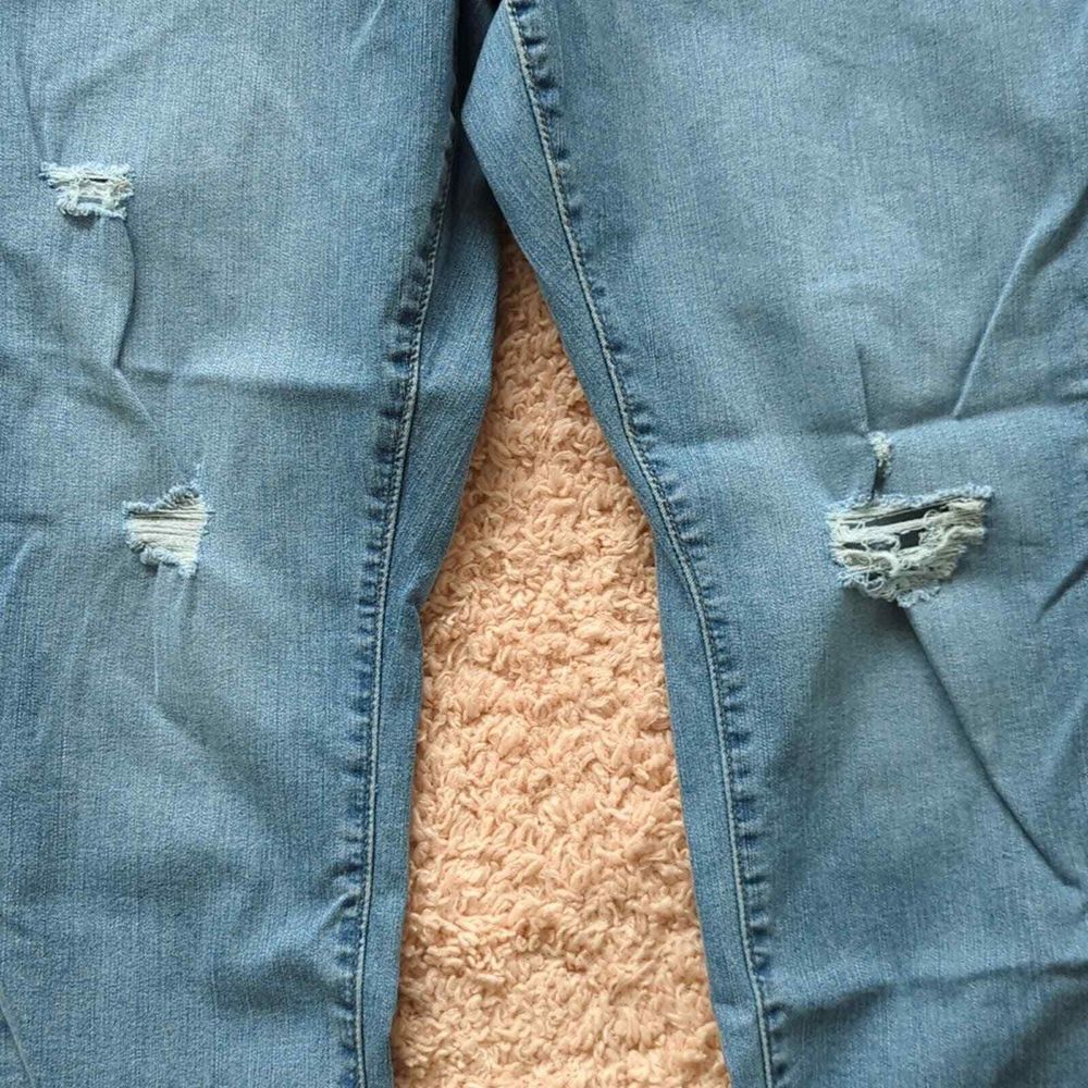 Levi's Shaping Skinny Distressed Denim Jeans 18 - Picture 4 of 9